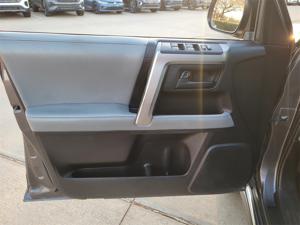 used 2013 Toyota 4Runner car, priced at $14,900