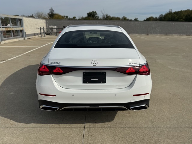 2026 Mercedes Benz E 350 4MATIC photo 4