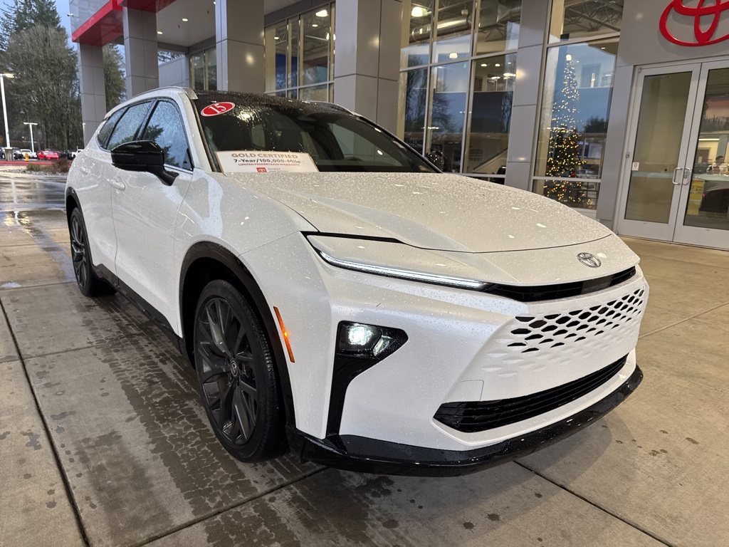 2025 Toyota Crown Signia Limited's photo