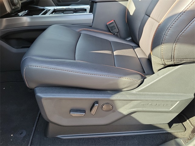 F-350 Super Duty SuperCrew Lariat