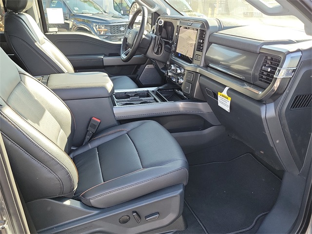 F-350 Super Duty SuperCrew Lariat