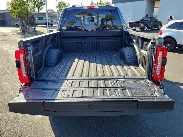 F-350 Super Duty SuperCrew Lariat