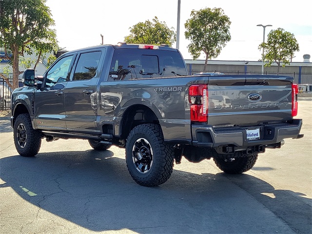 F-350 Super Duty SuperCrew Lariat