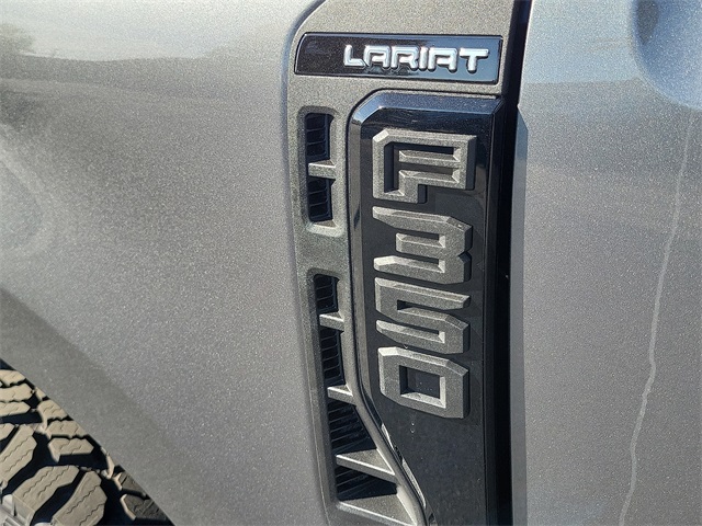F-350 Super Duty SuperCrew Lariat