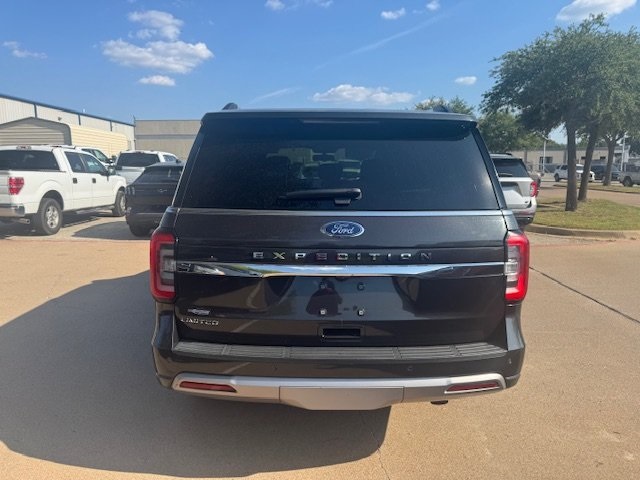 2022 Ford Expedition Limited photo 4