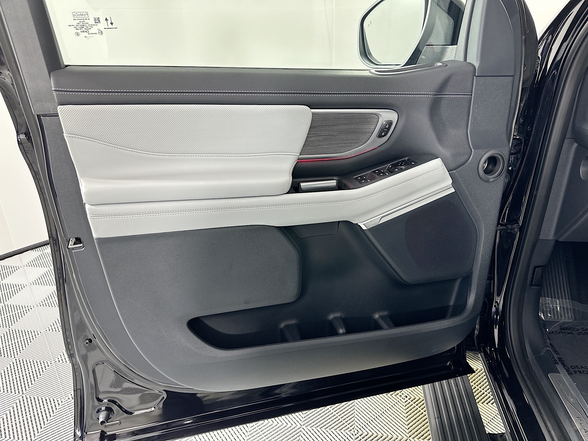 used 2025 Ford Expedition Max car, priced at $79,998