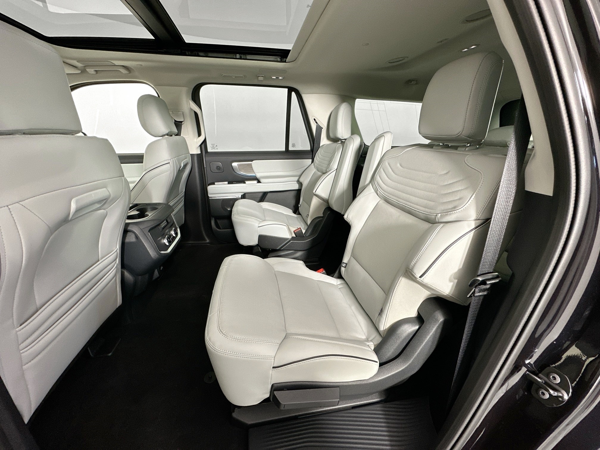 used 2025 Ford Expedition Max car, priced at $79,998