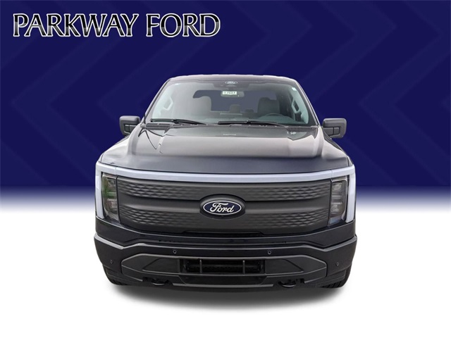2025 Ford F-150 Lightning photo 3