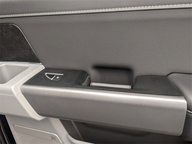 2025 Ford F-150 Lightning photo 31