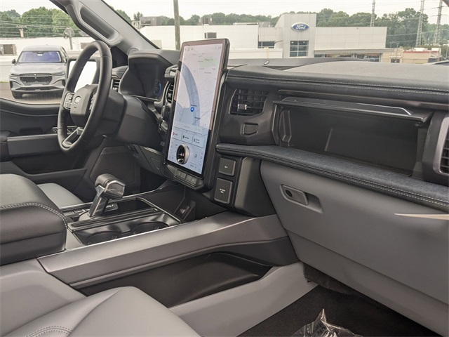 2025 Ford F-150 Lightning photo 36