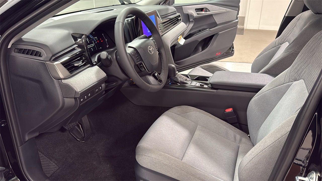 2026 Toyota Camry LE photo 11