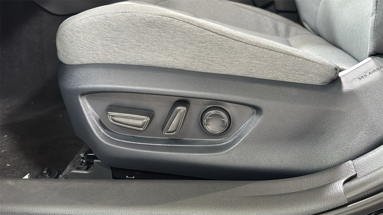 2026 Toyota Camry LE photo 13