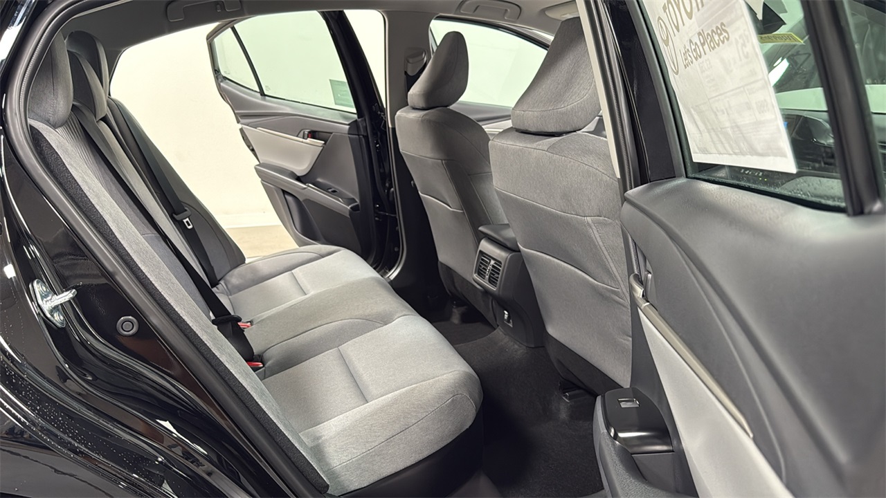 2026 Toyota Camry LE photo 16