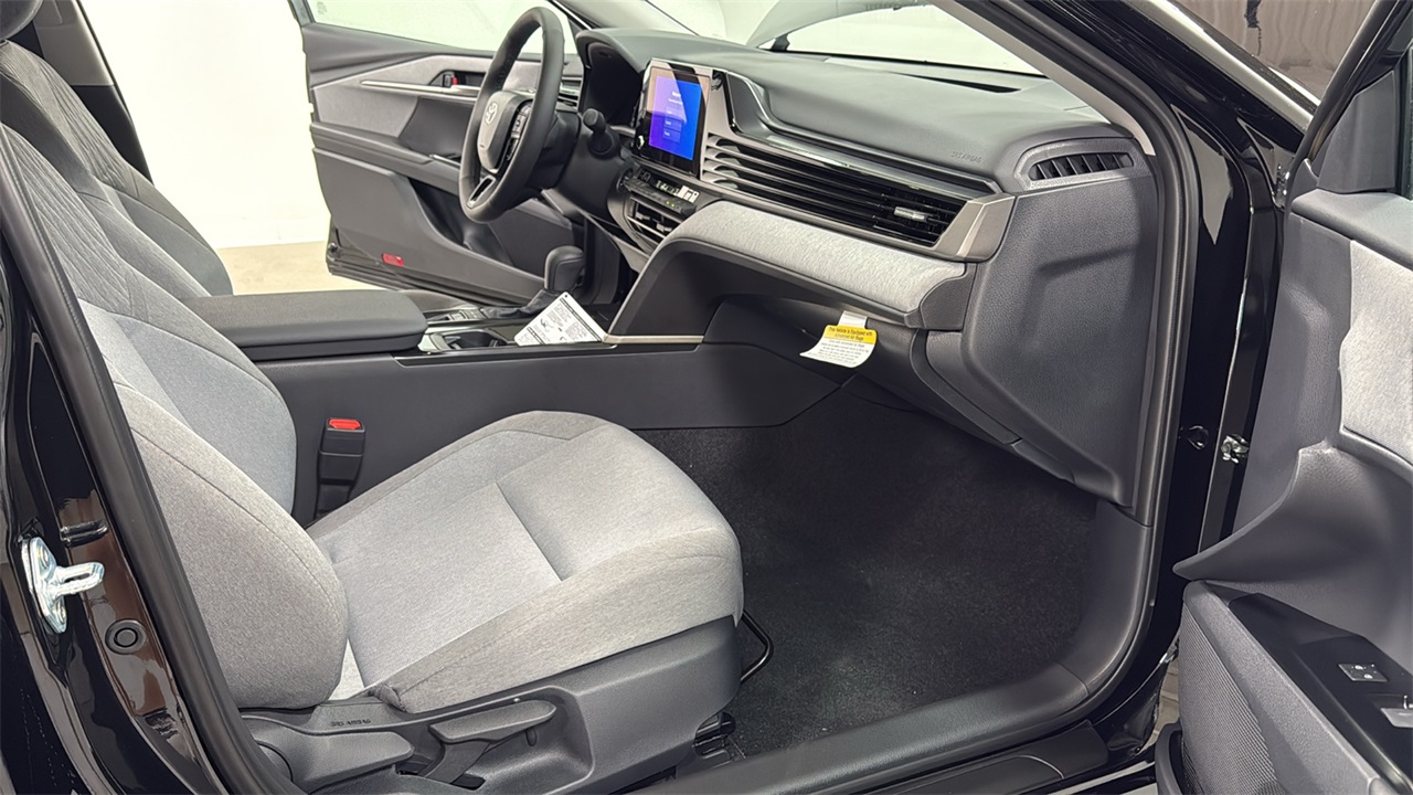 2026 Toyota Camry LE photo 17