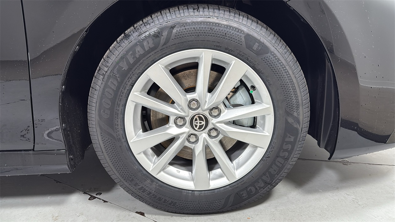 2026 Toyota Camry LE photo 19