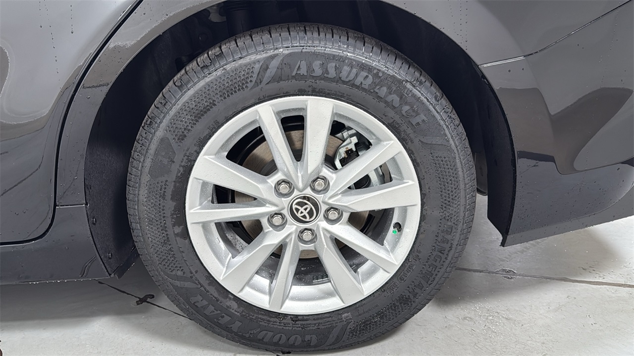 2026 Toyota Camry LE photo 21