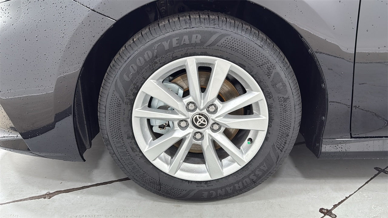 2026 Toyota Camry LE photo 22