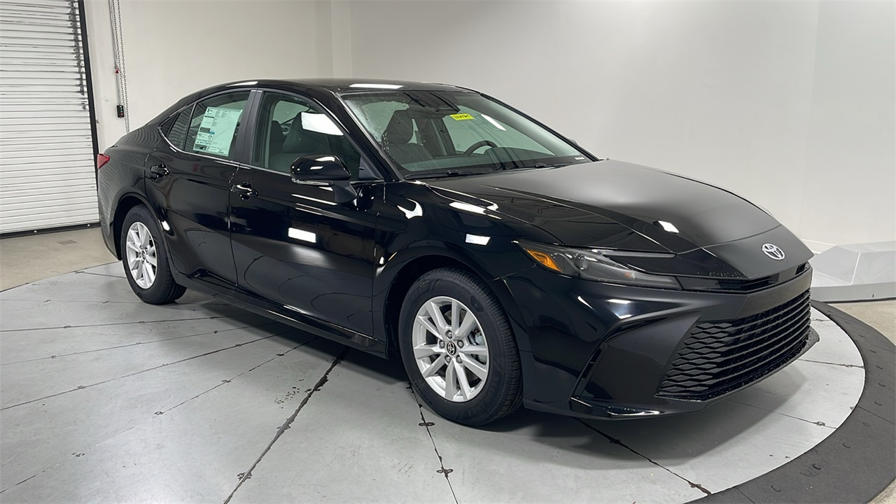 2026 Toyota Camry LE photo 2