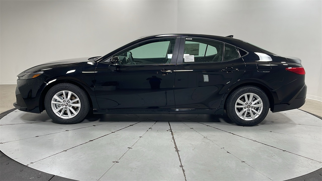 2026 Toyota Camry LE photo 7