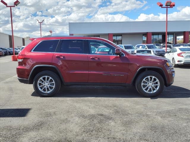 2021 Jeep Grand Cherokee Laredo X photo 2