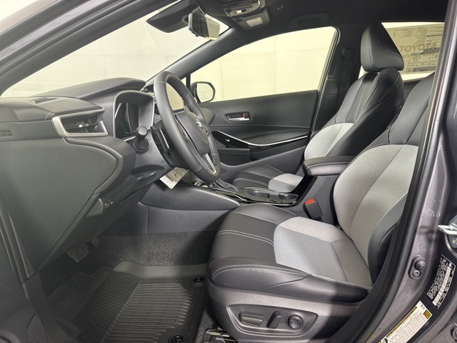 2025 Toyota Corolla XSE photo 11