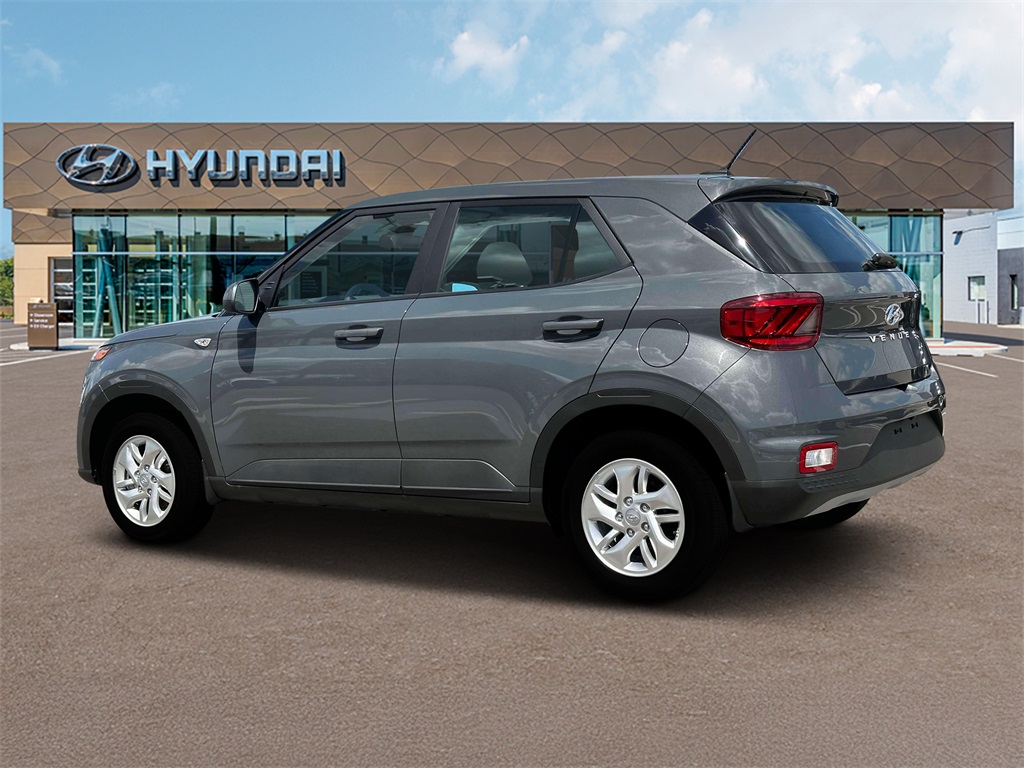 2025 Hyundai Venue SE photo 4