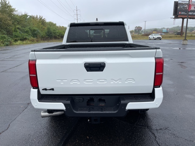 2025 Toyota Tacoma SR5 Double Cab photo 3