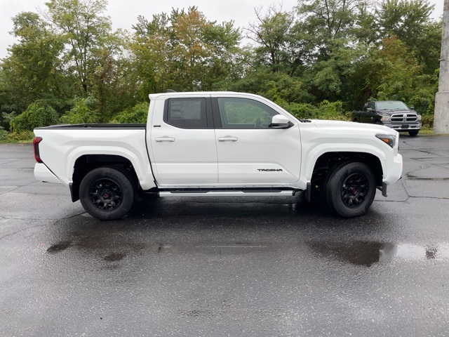 2025 Toyota Tacoma SR5 Double Cab photo 5