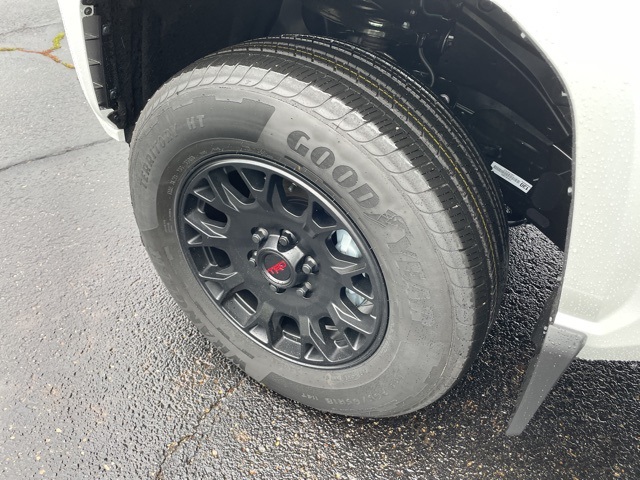 2025 Toyota Tacoma SR5 Double Cab photo 8