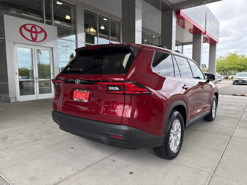 2024 Toyota Grand Highlander XLE photo 2