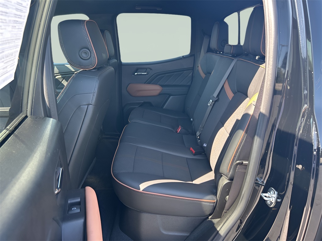 2025 Gmc Canyon AT4 photo 4