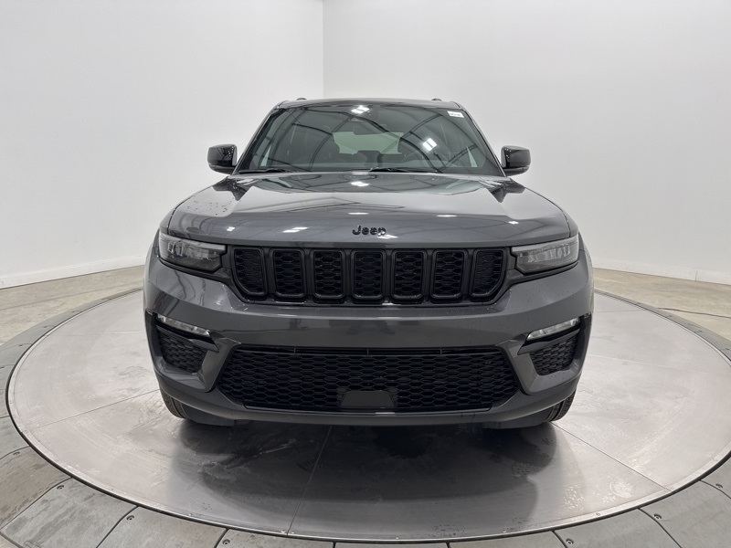 2025 Jeep Grand Cherokee Limited photo 2