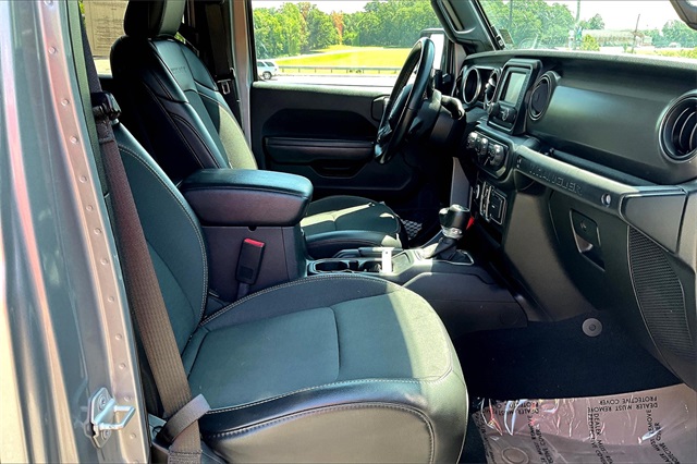 2020 Billet Silver Metallic Clearcoat Jeep Wrangler Unlimited Unlimited Freedom Edition 4X4 SUV