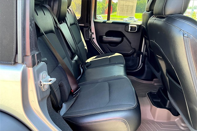 2020 Billet Silver Metallic Clearcoat Jeep Wrangler Unlimited Unlimited Freedom Edition 4X4 SUV