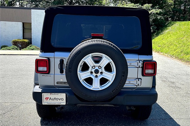 2020 Billet Silver Metallic Clearcoat Jeep Wrangler Unlimited Unlimited Freedom Edition 4X4 SUV