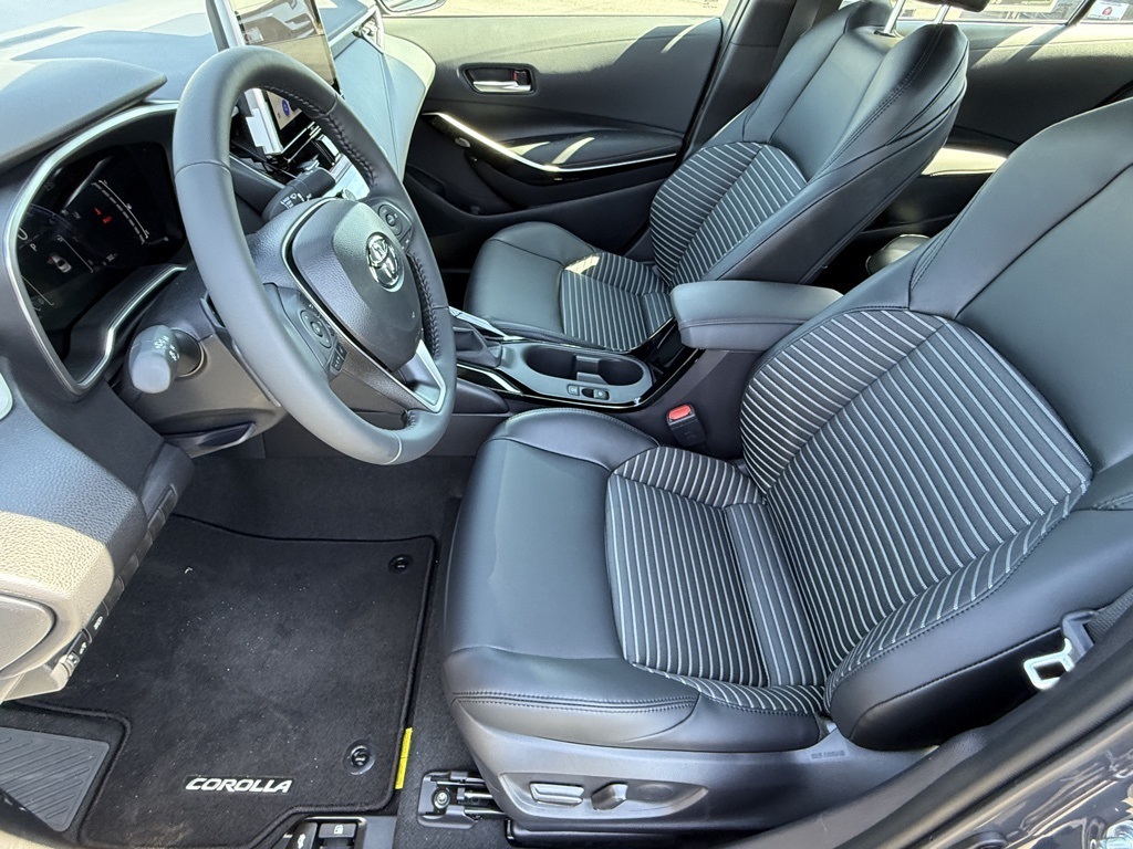 2025 Toyota Corolla XSE photo 16