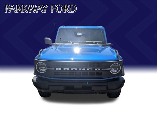 2025 Ford Bronco Base photo 2