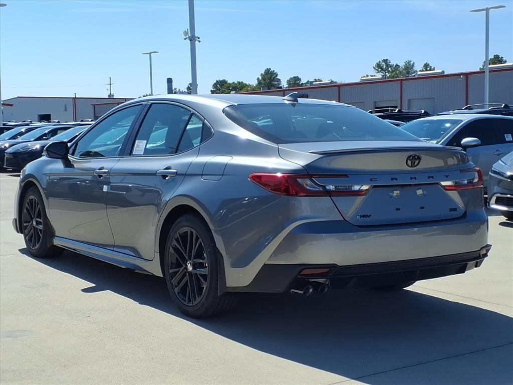 2026 Toyota Camry SE photo 3