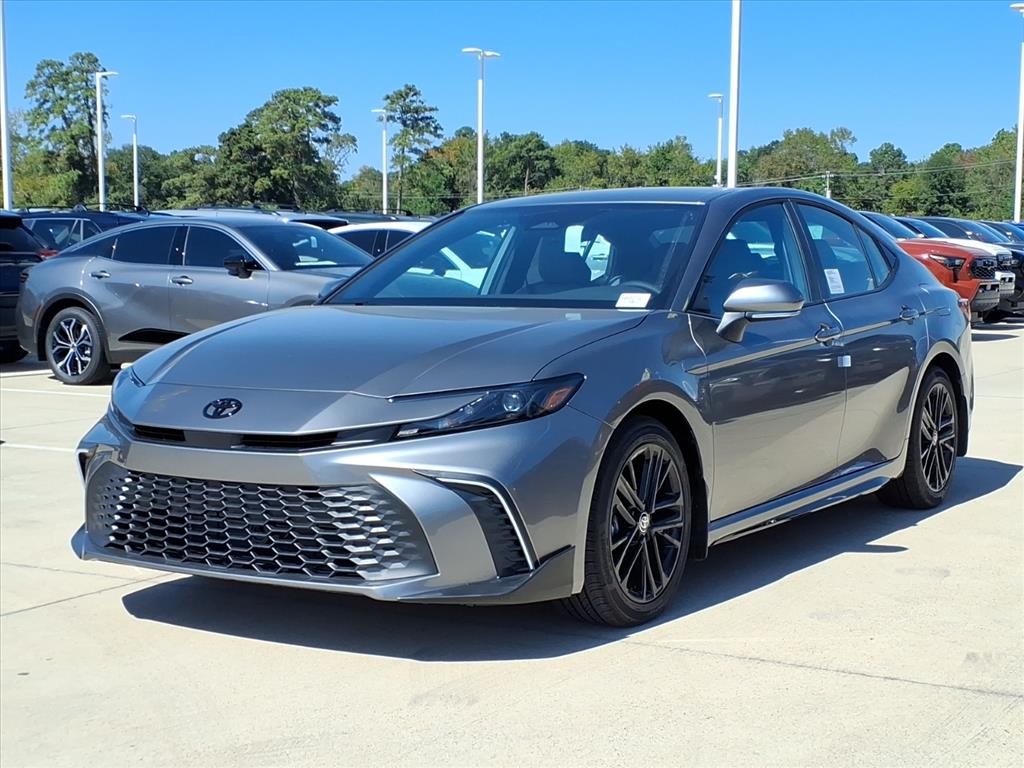 2026 Toyota Camry SE photo 4