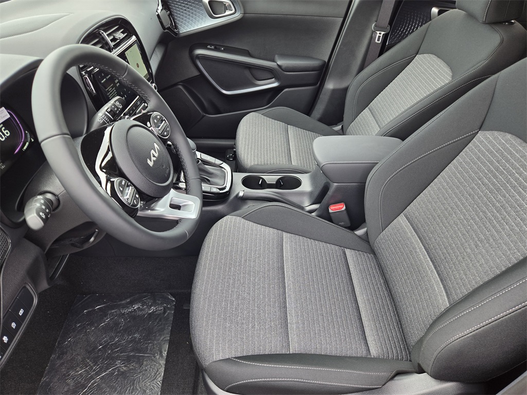 2025 Kia Soul EX photo 8
