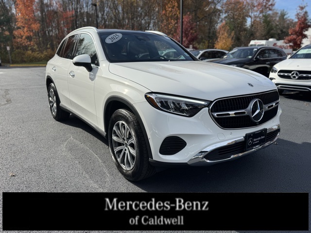 2025 Mercedes-Benz GLC Base's photo