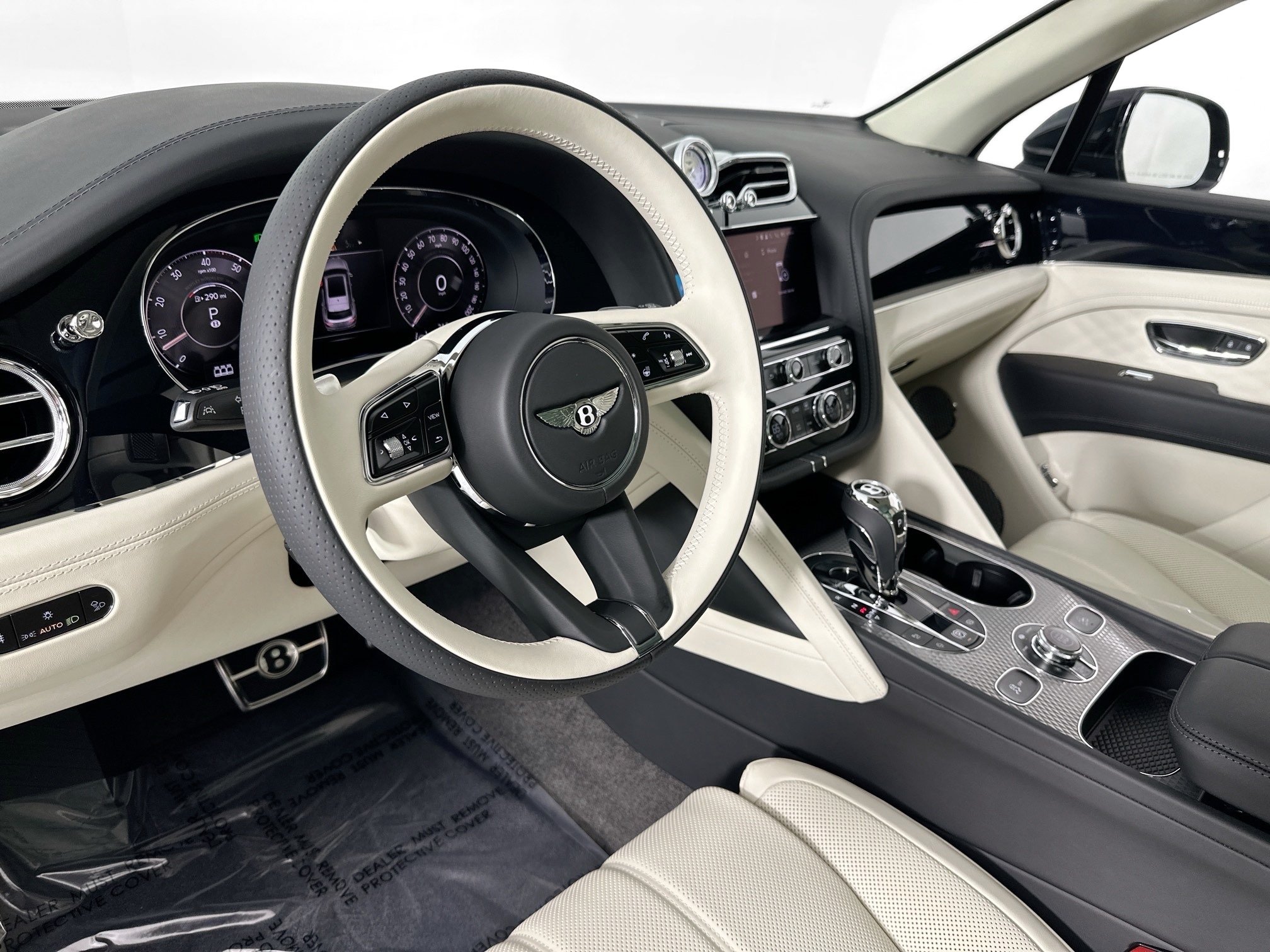 new 2025 Bentley Bentayga EWB car