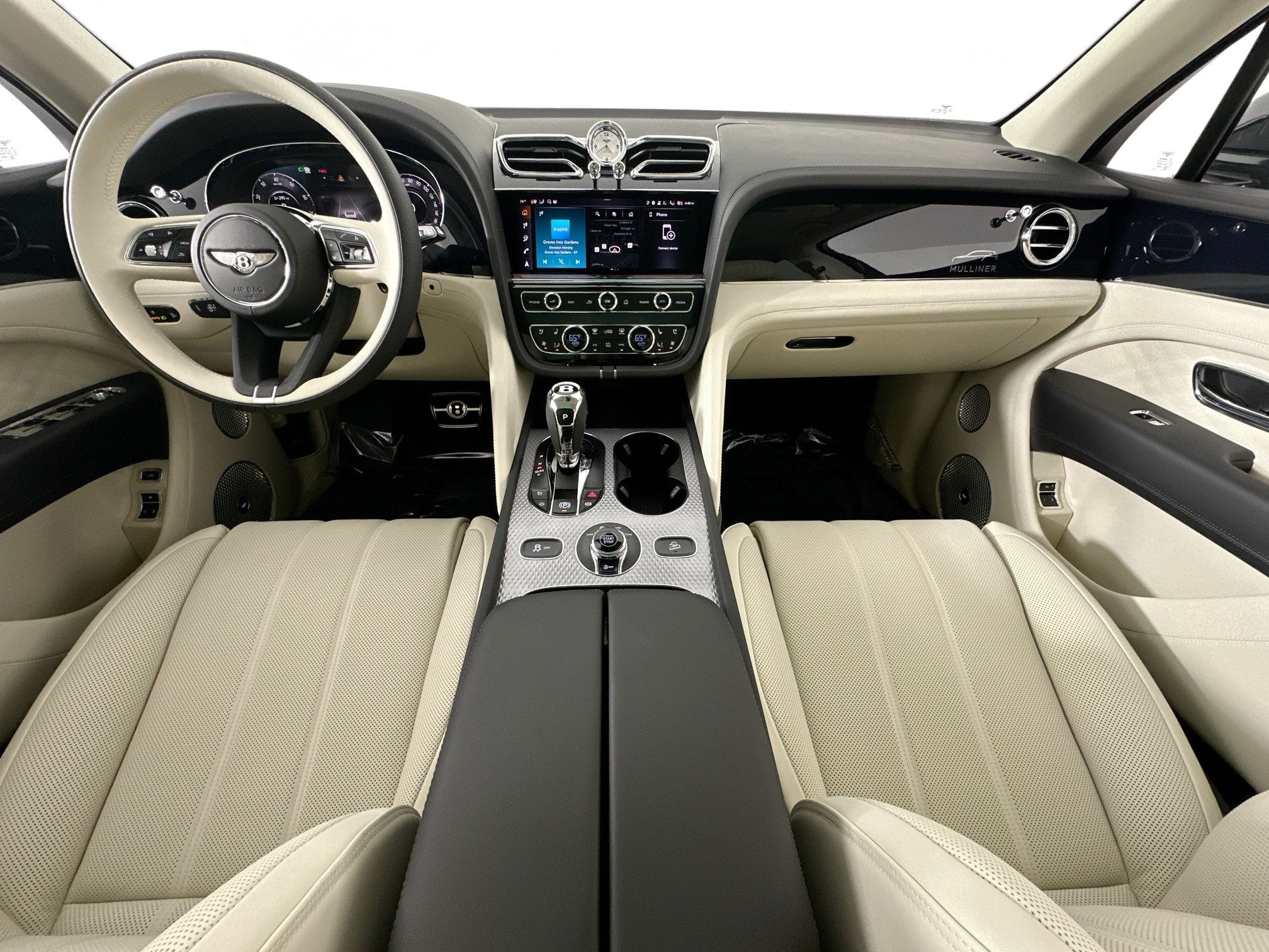 new 2025 Bentley Bentayga EWB car