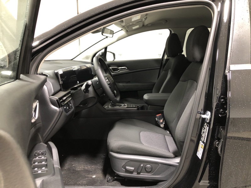 2026 Kia Sportage LX photo 17