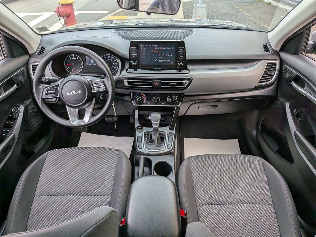 2023 Kia Seltos LX photo 15