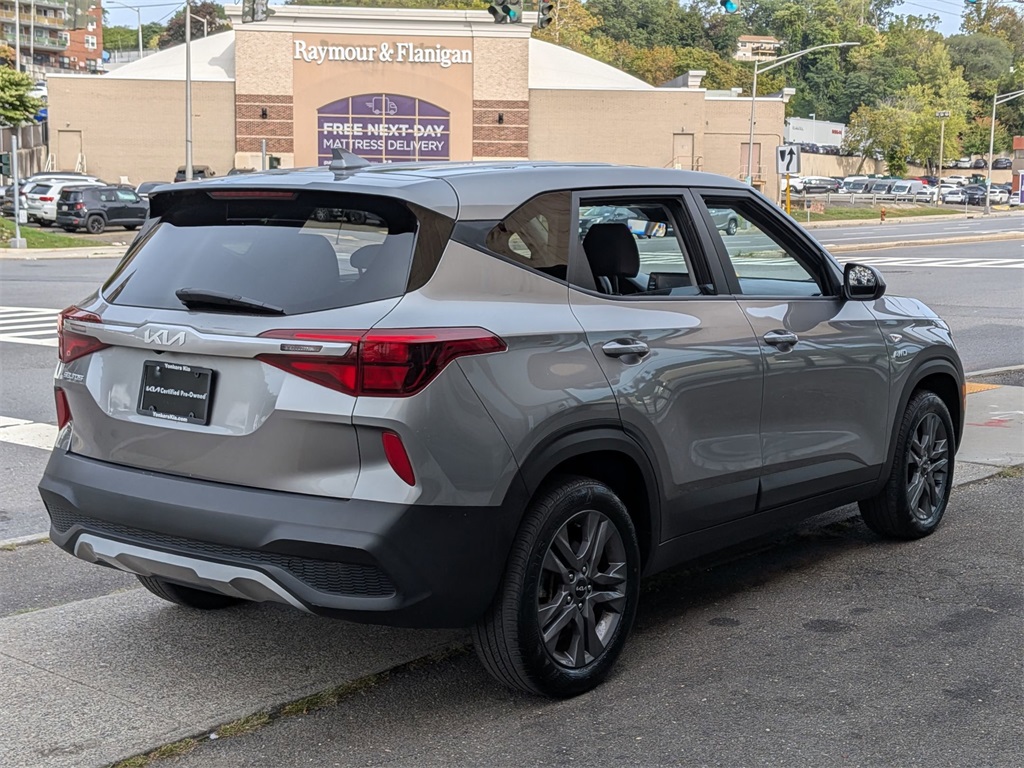 2023 Kia Seltos LX photo 4