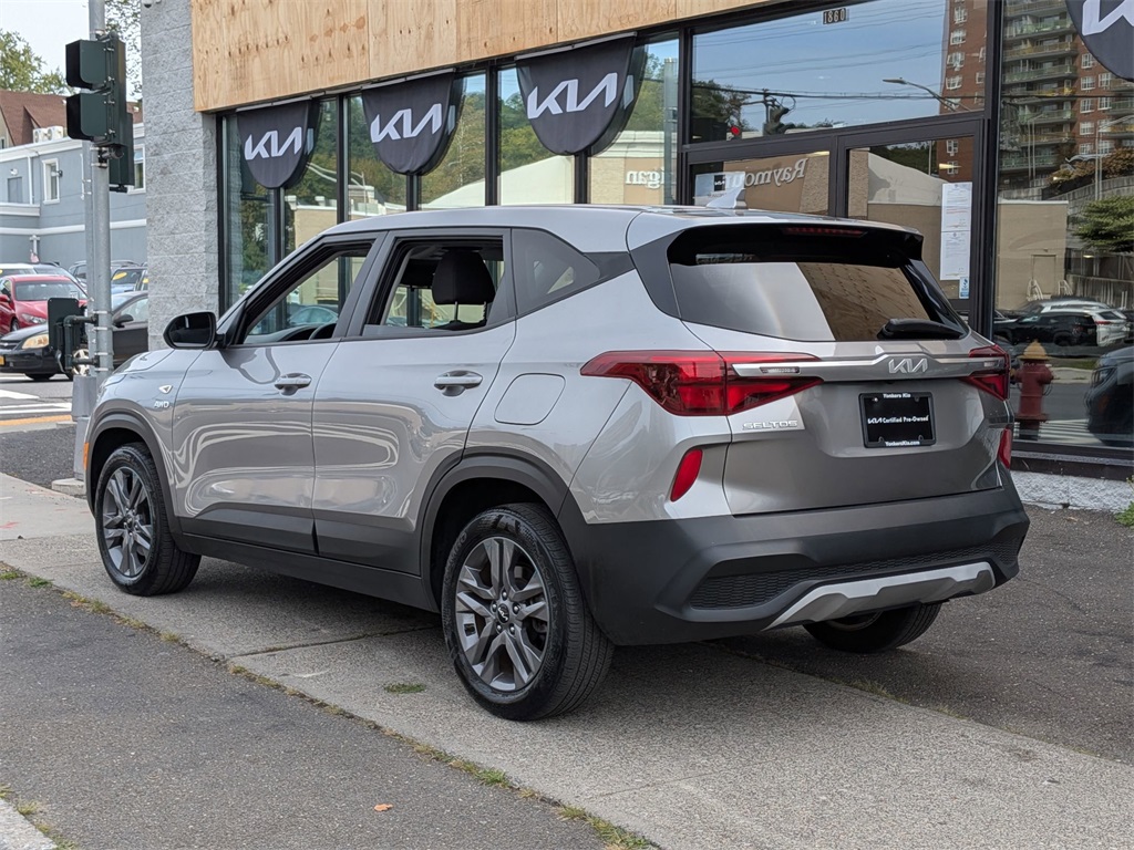 2023 Kia Seltos LX photo 7