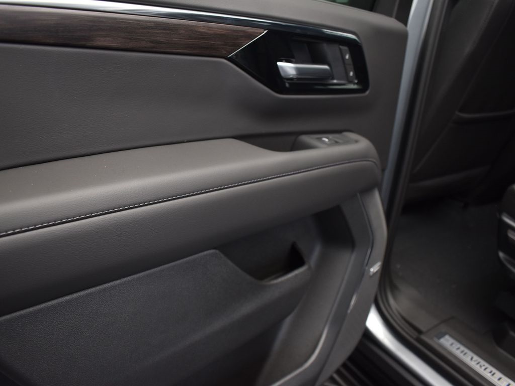 2025 Sterling Gray Metallic Chevrolet Tahoe LT RWD SUV