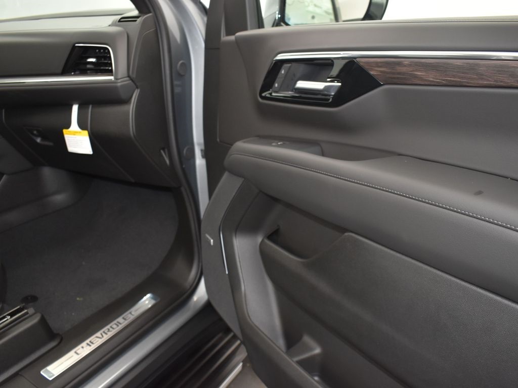 2025 Sterling Gray Metallic Chevrolet Tahoe LT RWD SUV