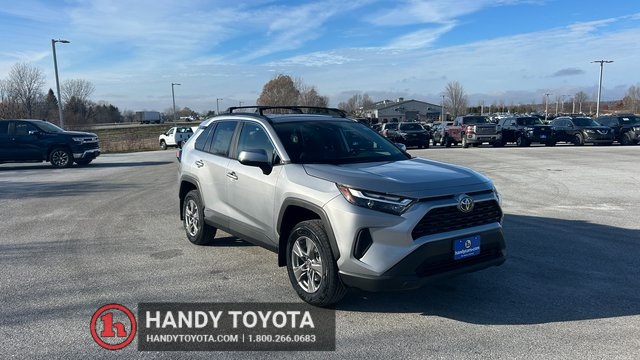 2025 Toyota RAV4 XLE's photo